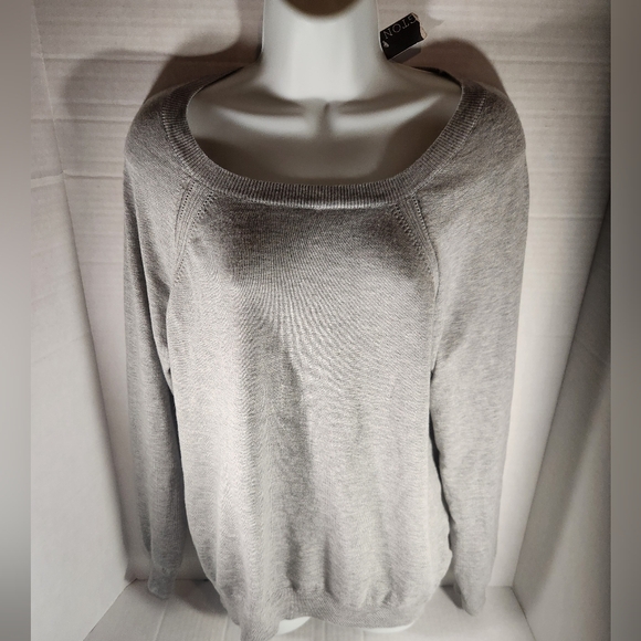 NWT Women's Covington Pointelle Light Gray Scoop Neck Sweater - Picture 1 of 3